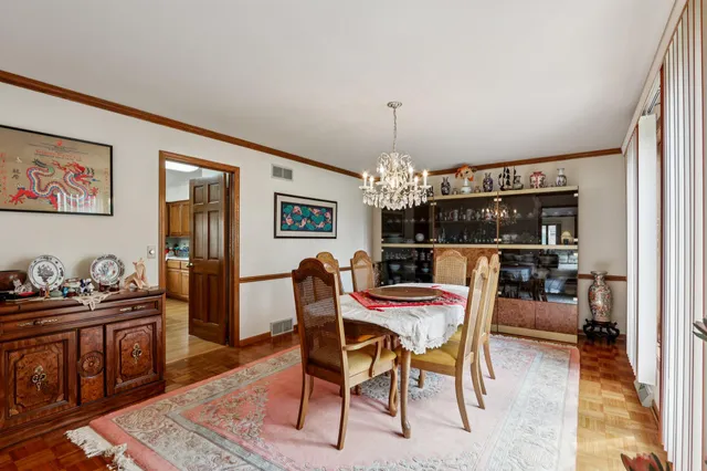 $829,900 | 1168 West Manor Lane, River Hills, WI 53217