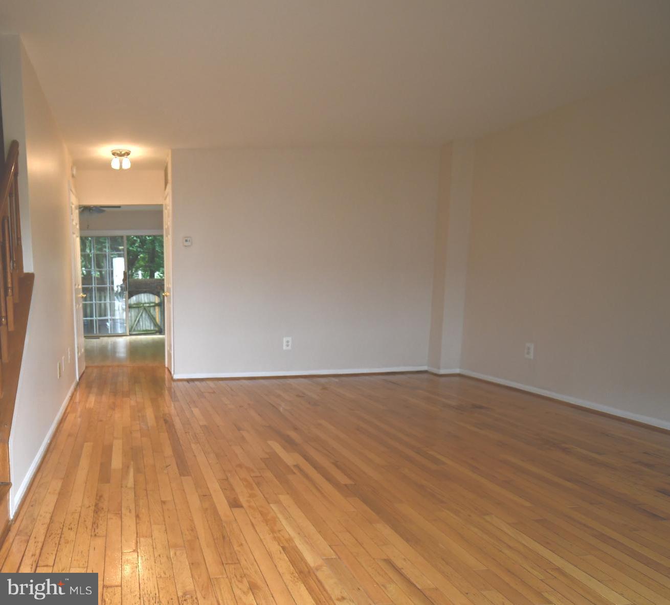 14721 Basingstoke Loop Centreville, VA 20120 - Photo 2 of 17 Living Room