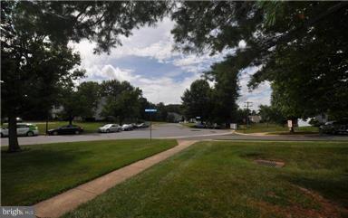 14721 Basingstoke Loop Centreville, VA 20120 - Photo 15 of 17 Community