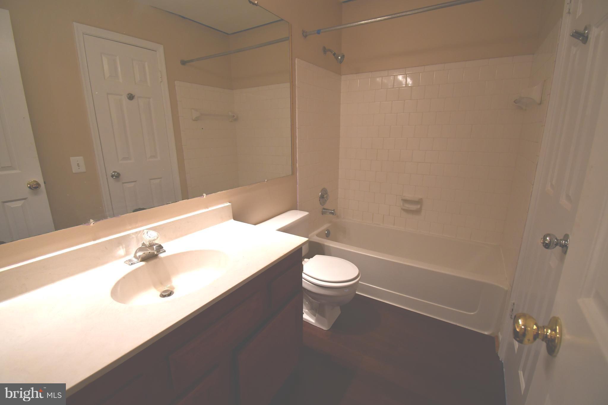 14721 Basingstoke Loop Centreville, VA 20120 - Photo 8 of 17 Full Bath in Upper Level