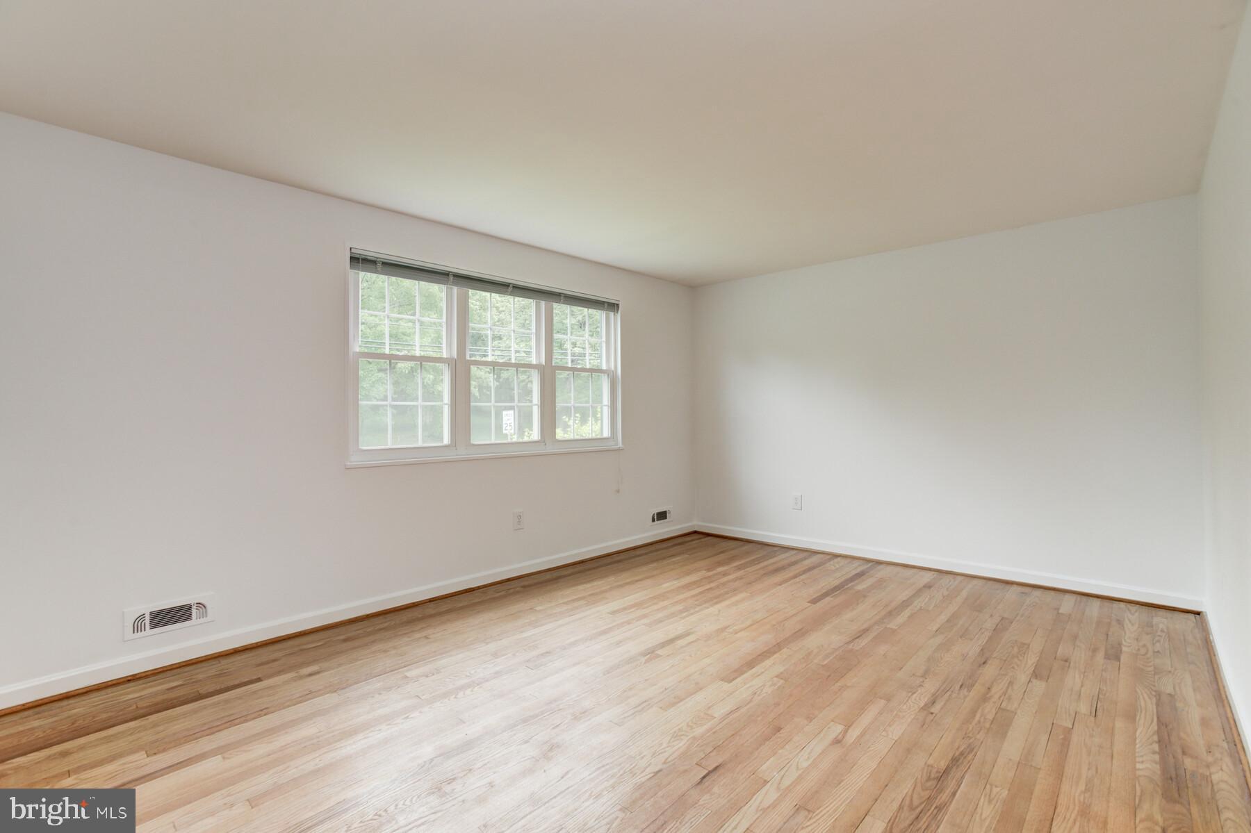 12812 Goodhill Road Silver Spring, MD 20906 - Photo 14 of 51 Living Room