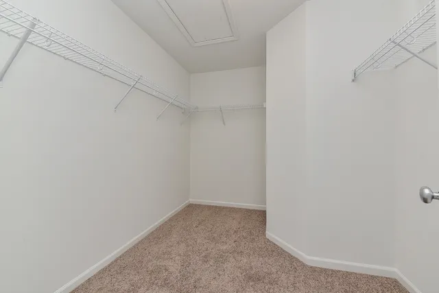 $2,595 | 1060 Kilbery Lane, North Aurora, IL 60542