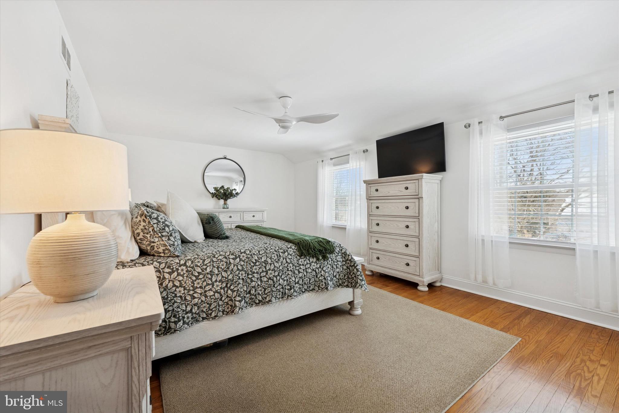 147 Snyder Lane Springfield, PA 19064 - Photo 13 of 42 Primary suite