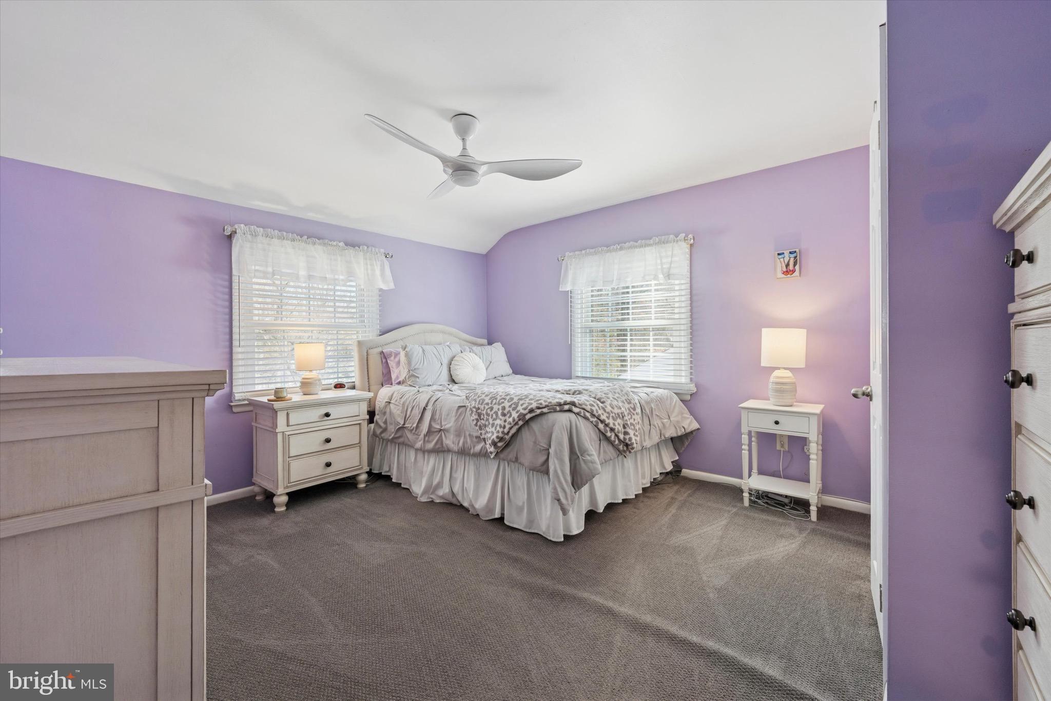 147 Snyder Lane Springfield, PA 19064 - Photo 16 of 42 Second bedroom. Hardwood under carpet.