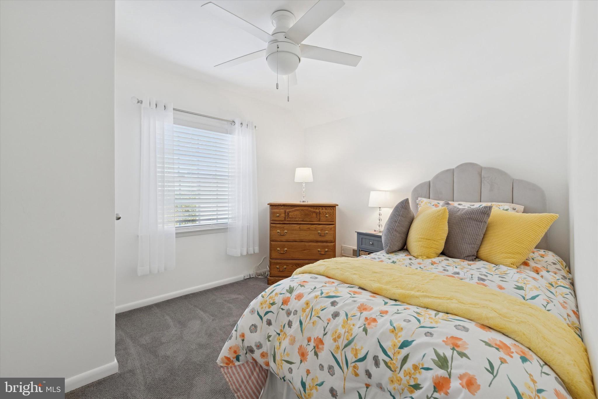 147 Snyder Lane Springfield, PA 19064 - Photo 17 of 42 Third bedroom. Hardwood under carpet.