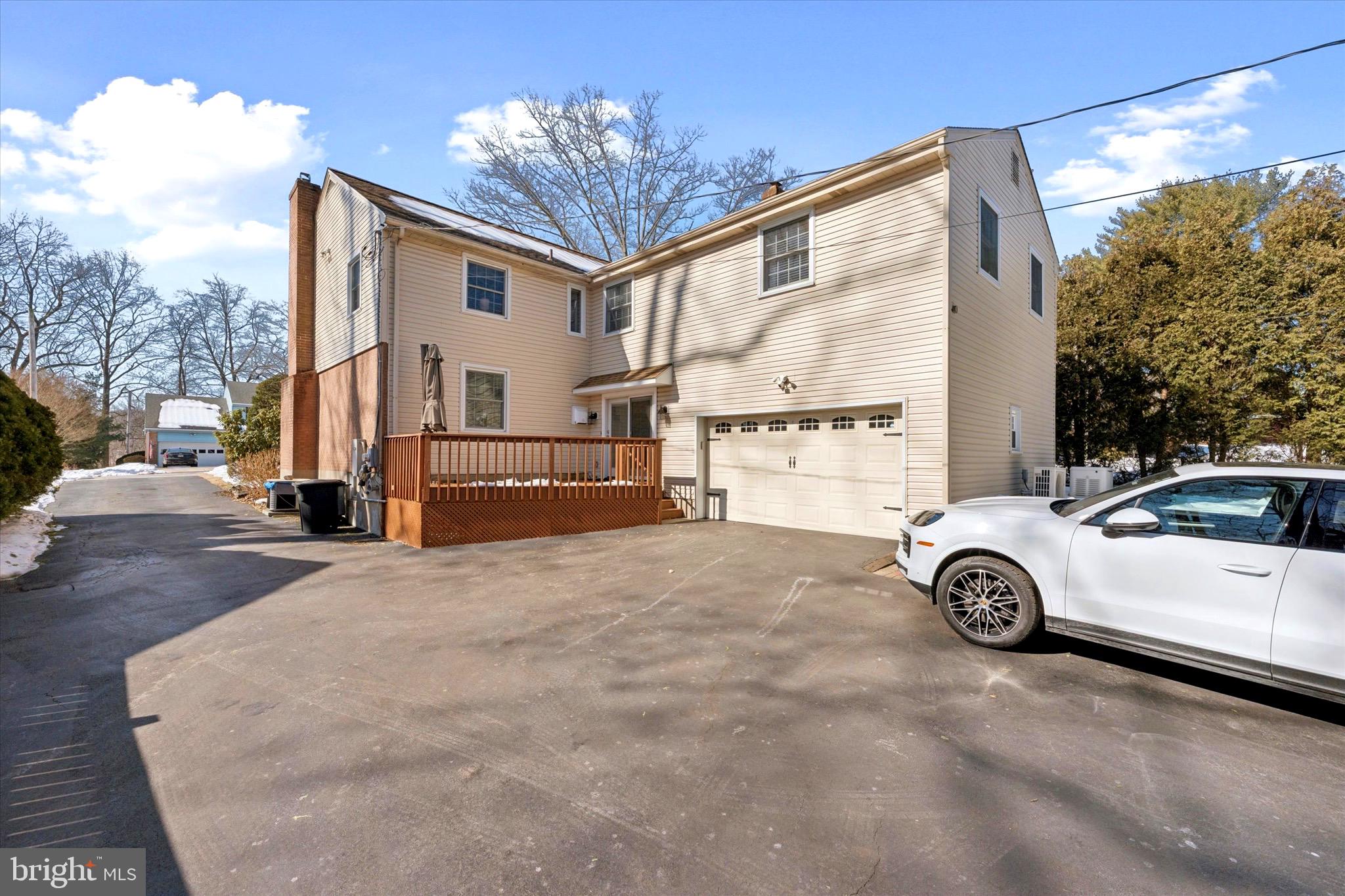 147 Snyder Lane Springfield, PA 19064 - Photo 24 of 42 Space for parking, play and gatherings