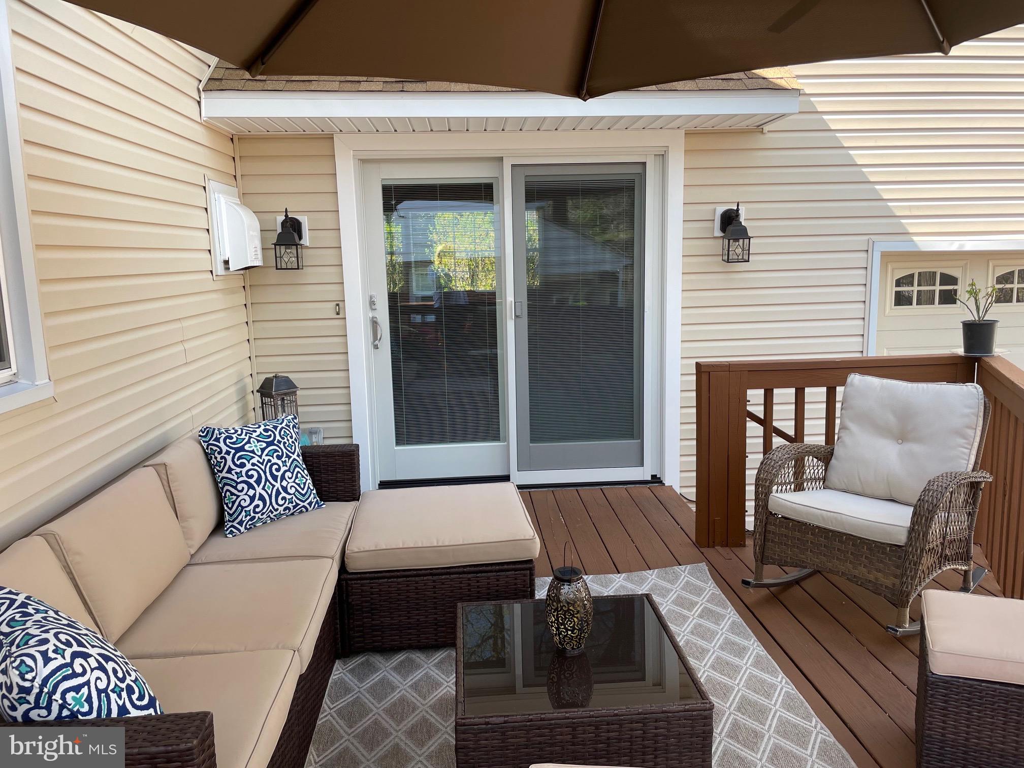 147 Snyder Lane Springfield, PA 19064 - Photo 25 of 42 Deck in warmer weather.