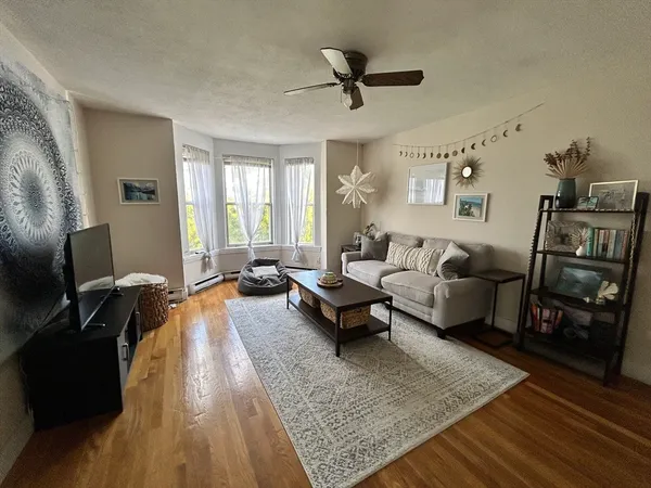 $3,000 | 506 East Broadway, Unit 6, Boston, MA 02127