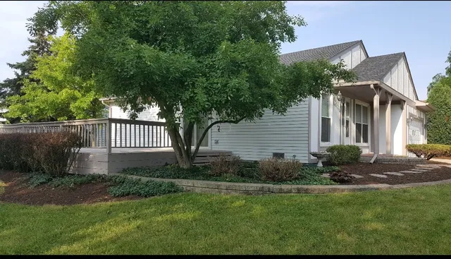 $415,000 | 352 Danbury Drive, Naperville, IL 60565