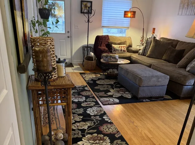 $415,000 | 352 Danbury Drive, Naperville, IL 60565