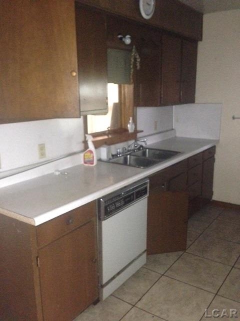 6307 East Ridgeville Road Blissfield, MI 49228 - Photo 4 of 12 31218678-3.JPG