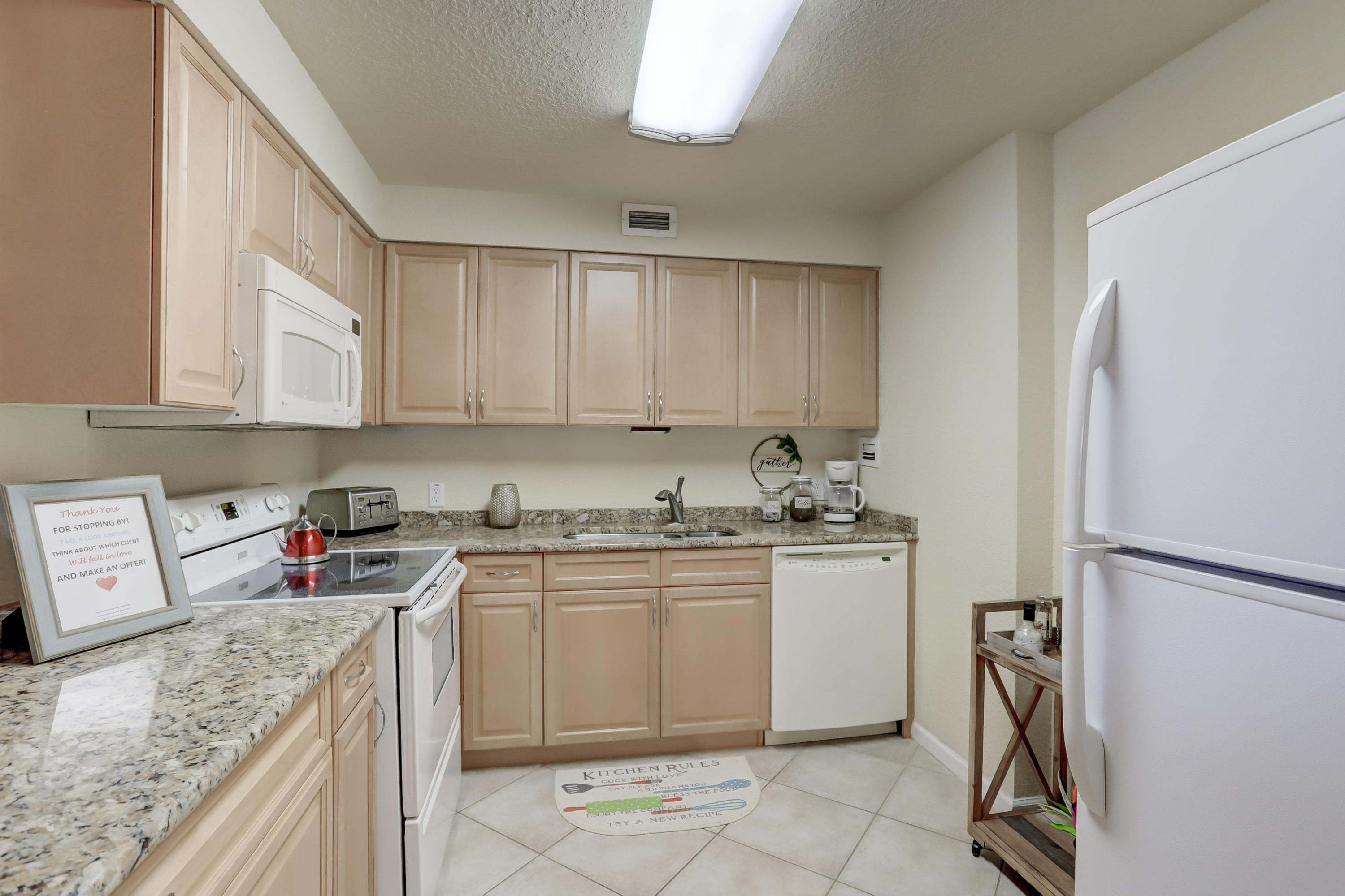 1000 Spanish River Road, Unit 4J Boca Raton, FL 33432 - Photo 2 of 14 Scaffidi-kitchen