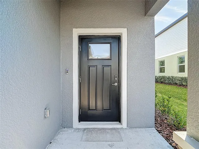 a view of an entryway of the house