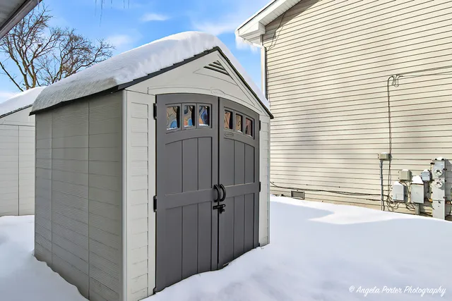 $1,600 | 829 Washington Street, Unit 1, Woodstock, IL 60098