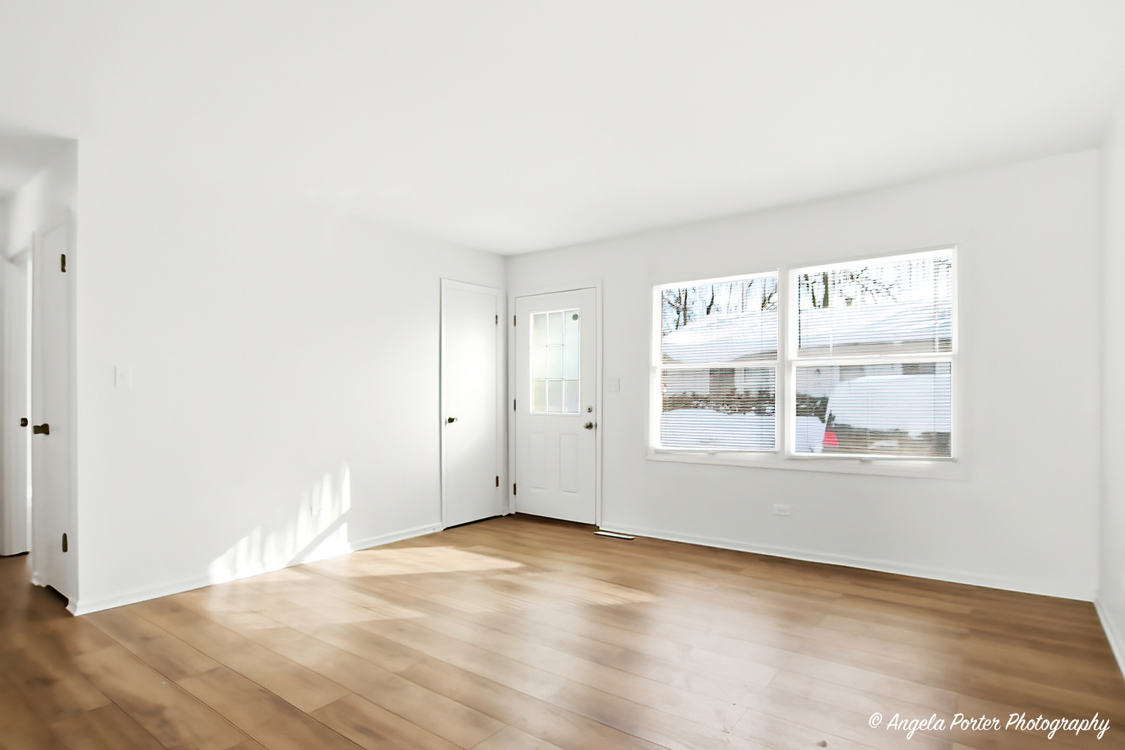 829 Washington Street, Unit 1 Woodstock, IL 60098 - Photo 5 of 16