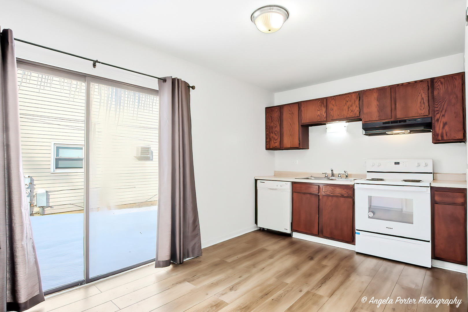 829 Washington Street, Unit 1 Woodstock, IL 60098 - Photo 6 of 16