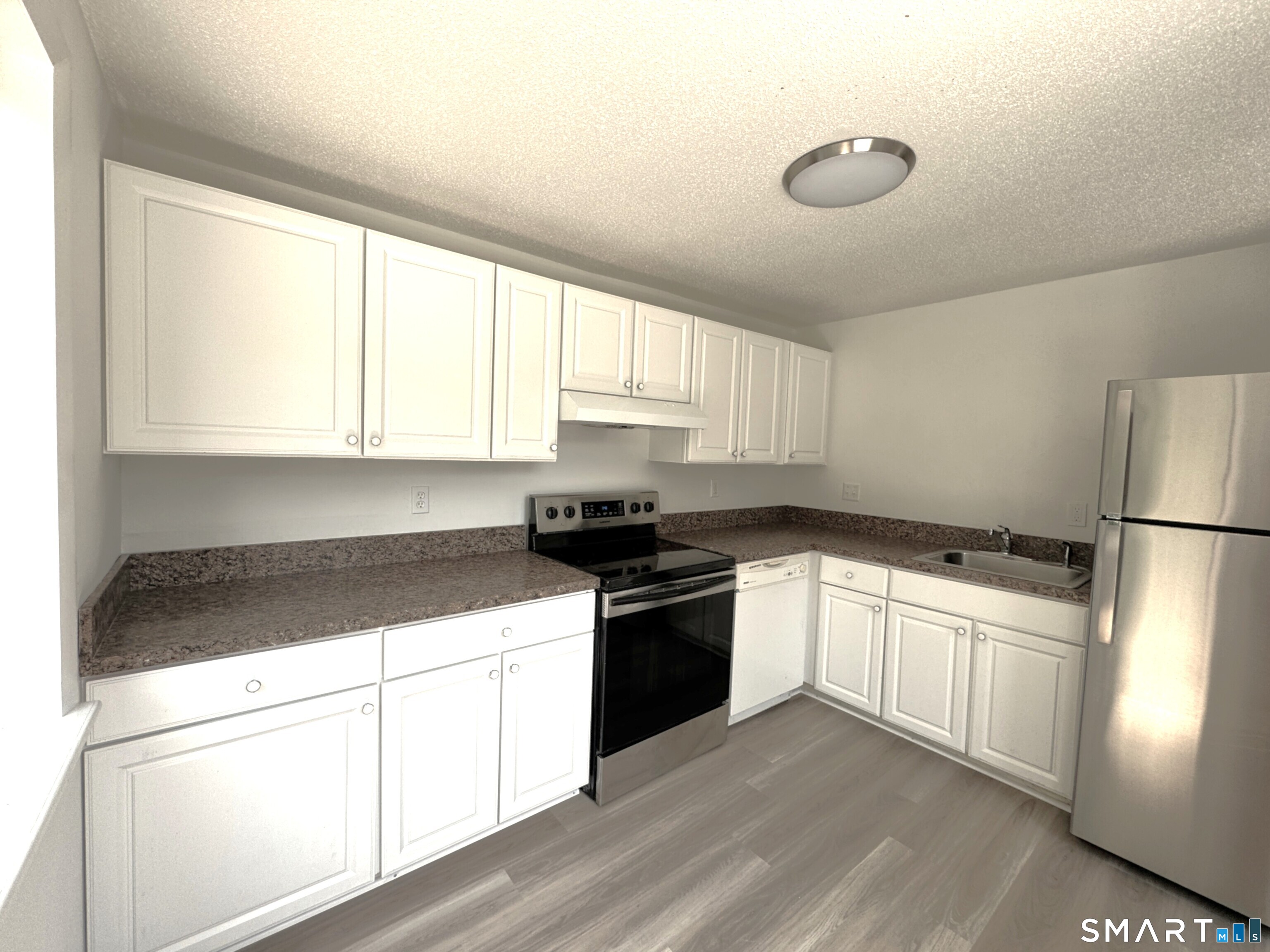 7 Padanaram Road, Unit J221 Danbury, CT 06811 - Photo 4 of 13