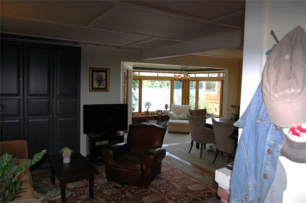 69 Russell Road Wellesley, MA 02482 - Photo 3 of 6