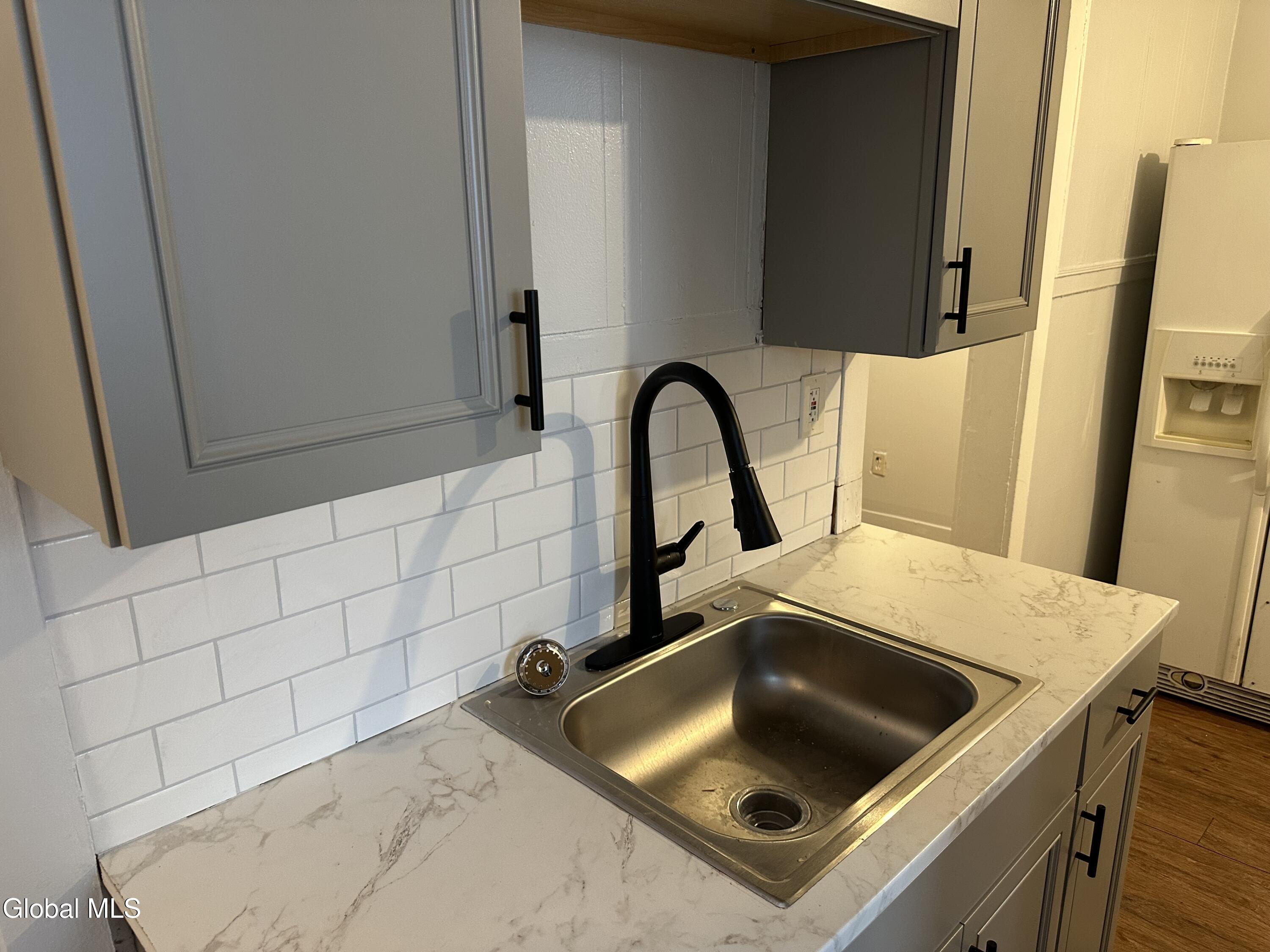 1213 State Street, Unit 2 Schenectady, NY 12304 - Photo 4 of 11 IMG_3144 (1)