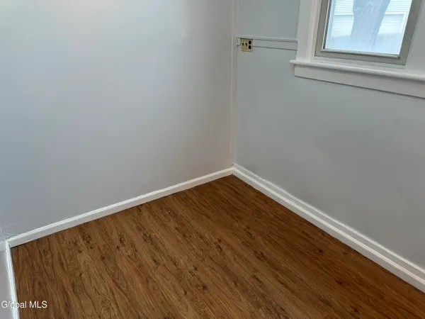 $900 | 1213 State Street, Unit 2, Schenectady, NY 12304