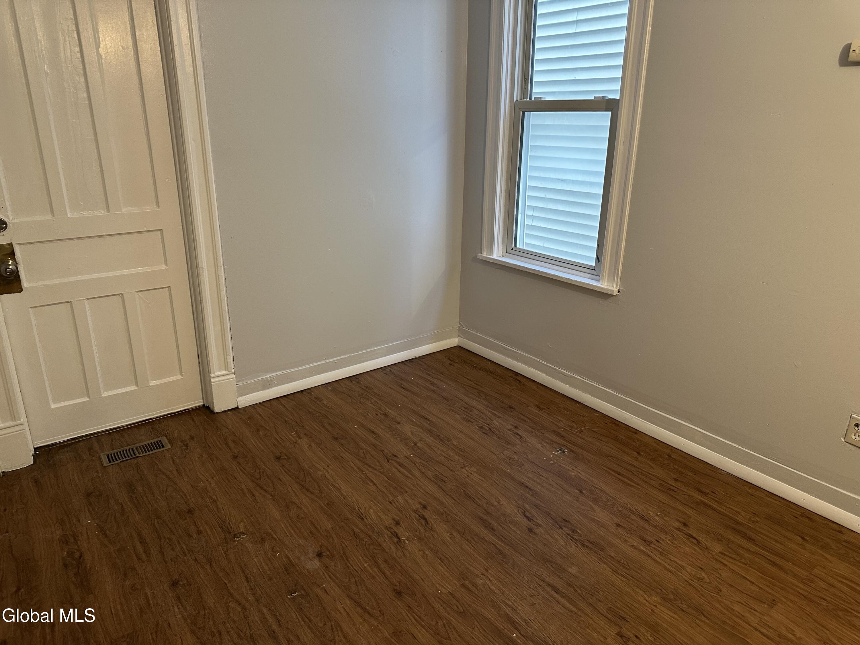 1213 State Street, Unit 2 Schenectady, NY 12304 - Photo 8 of 11 IMG_3145