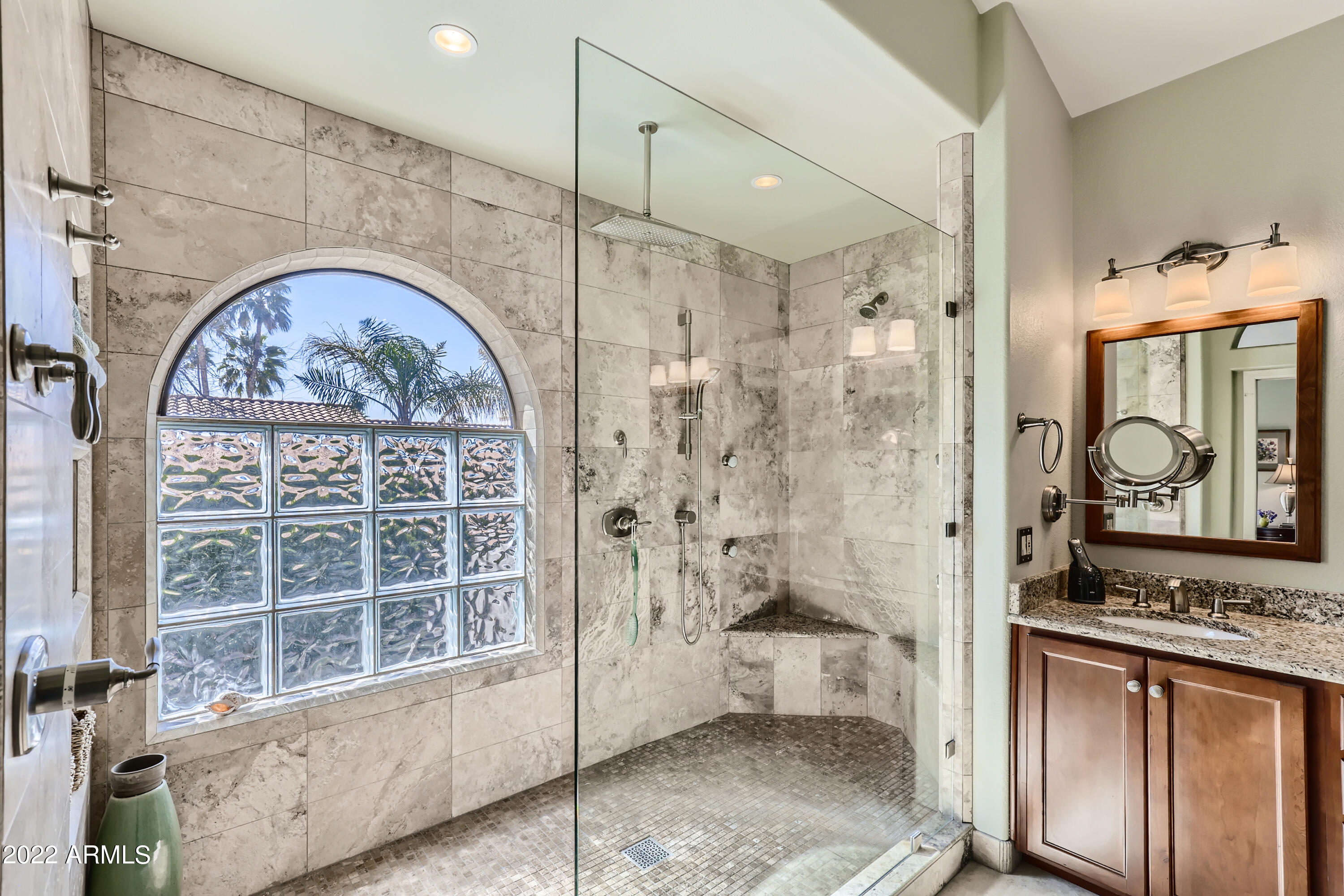 1149 East Grandview Road Phoenix, AZ 85022 - Photo 21 of 38 MAIN BATHROOM