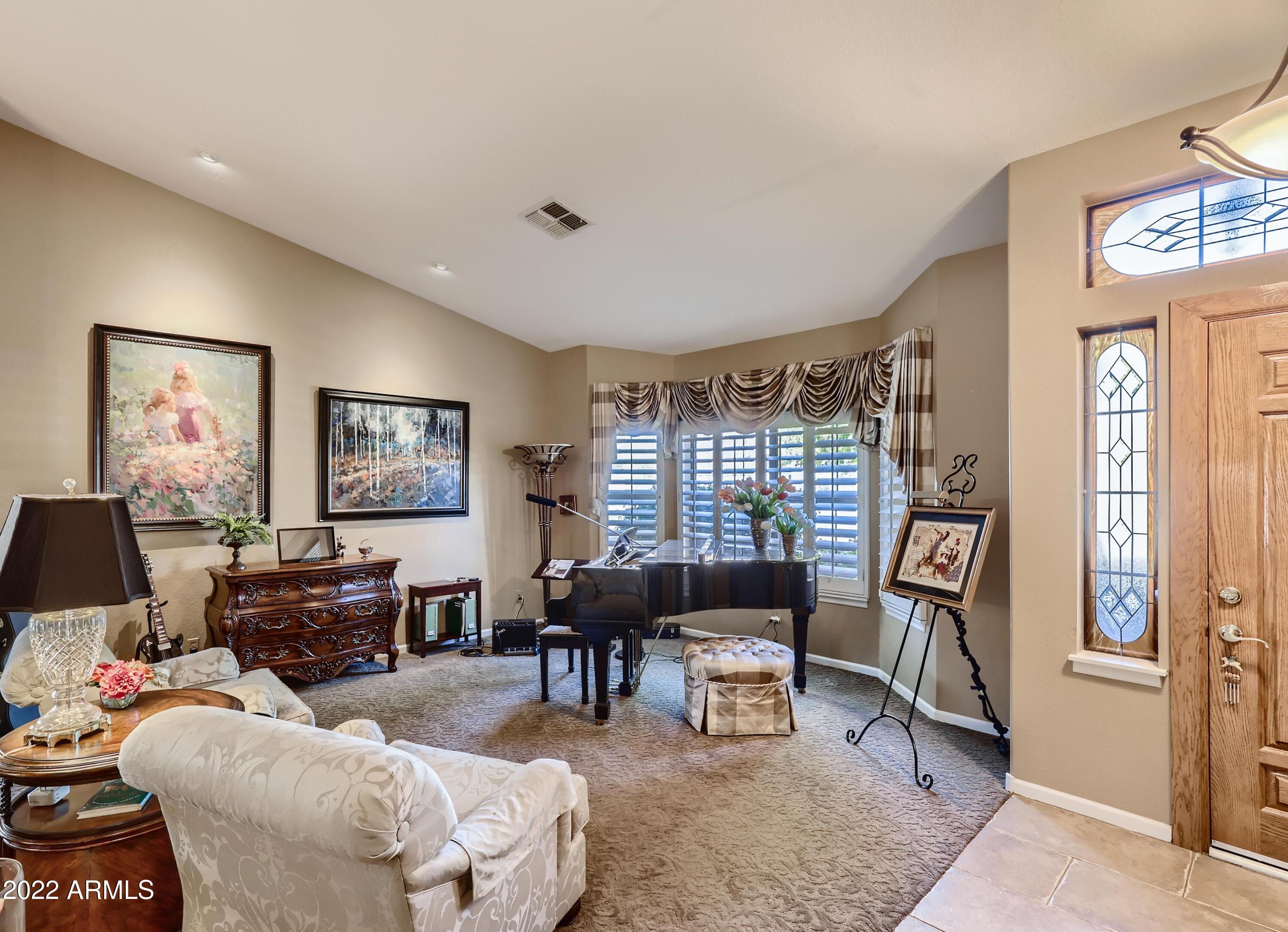1149 East Grandview Road Phoenix, AZ 85022 - Photo 8 of 38 LIVING ROOM