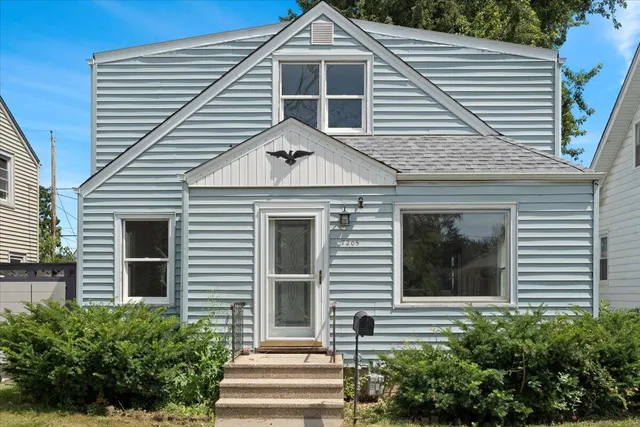 $325,000 | 7205 41st Avenue, Kenosha, WI 53142