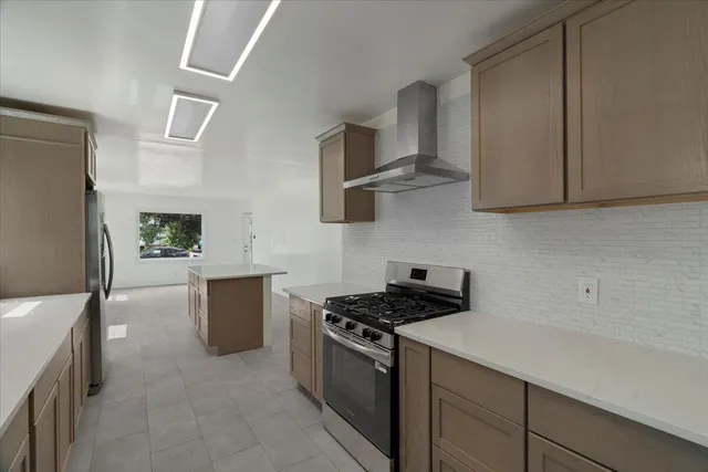 $325,000 | 7205 41st Avenue, Kenosha, WI 53142