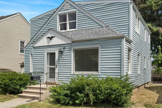 $325,000 | 7205 41st Avenue, Kenosha, WI 53142