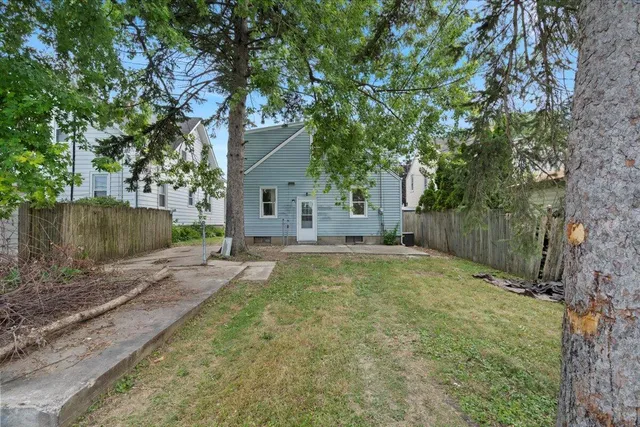 $325,000 | 7205 41st Avenue, Kenosha, WI 53142