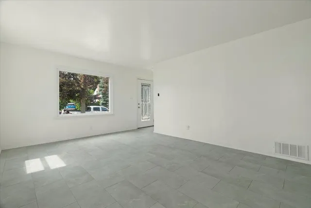 $325,000 | 7205 41st Avenue, Kenosha, WI 53142