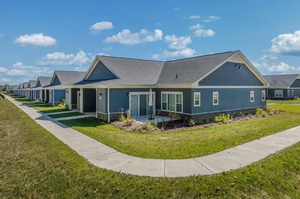 $3,510 | 1839 West Mildenhall Drive, Unit 2002, Oak Creek, WI 53154