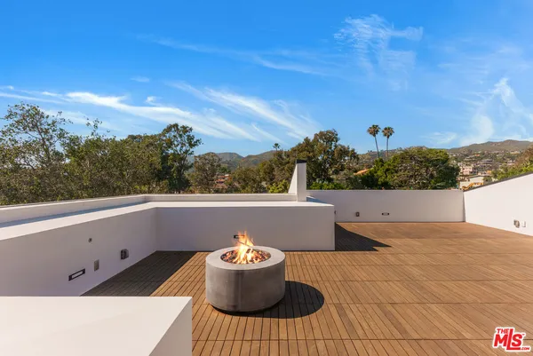 $40,000 | 382 Aderno Way, Pacific Palisades, CA 90272