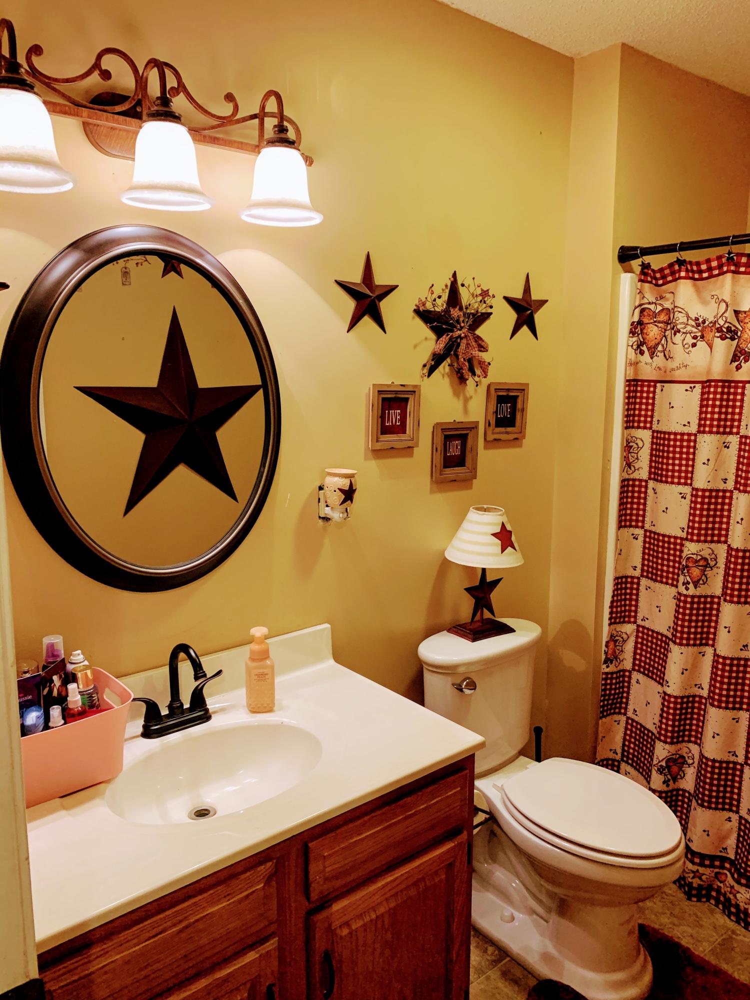 845 Links Mill Road Greeneville, TN 37743 - Photo 14 of 27 Hall bath 2