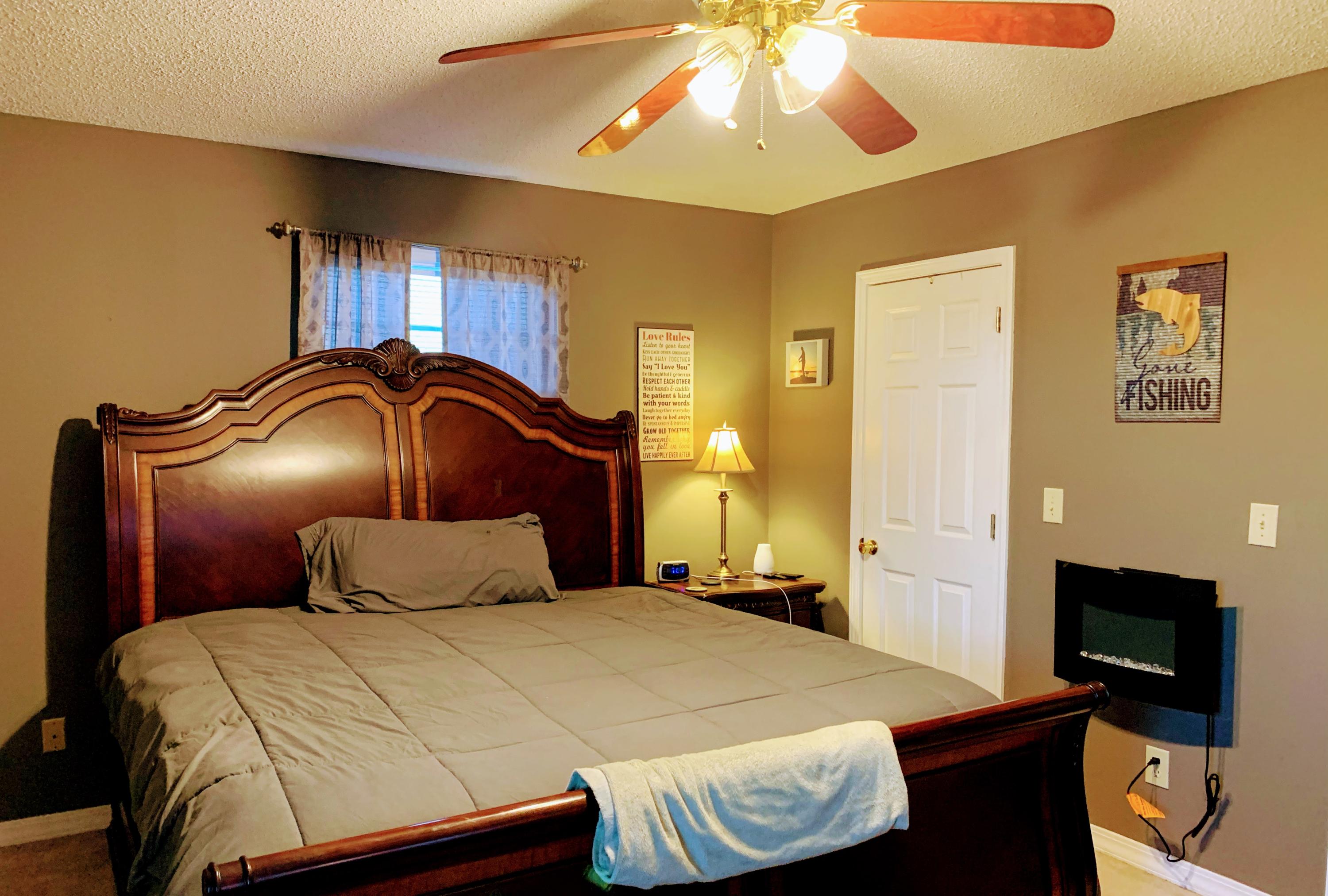 845 Links Mill Road Greeneville, TN 37743 - Photo 19 of 27 Master bedroom with walk in closet