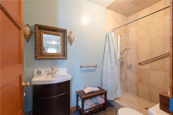 $2,000 | 281 Wolcott Avenue, Middletown, RI 02842