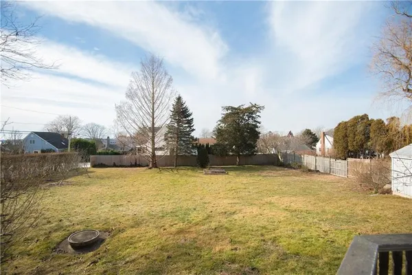 $2,000 | 281 Wolcott Avenue, Middletown, RI 02842