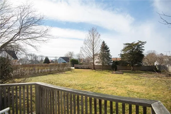 $2,000 | 281 Wolcott Avenue, Middletown, RI 02842