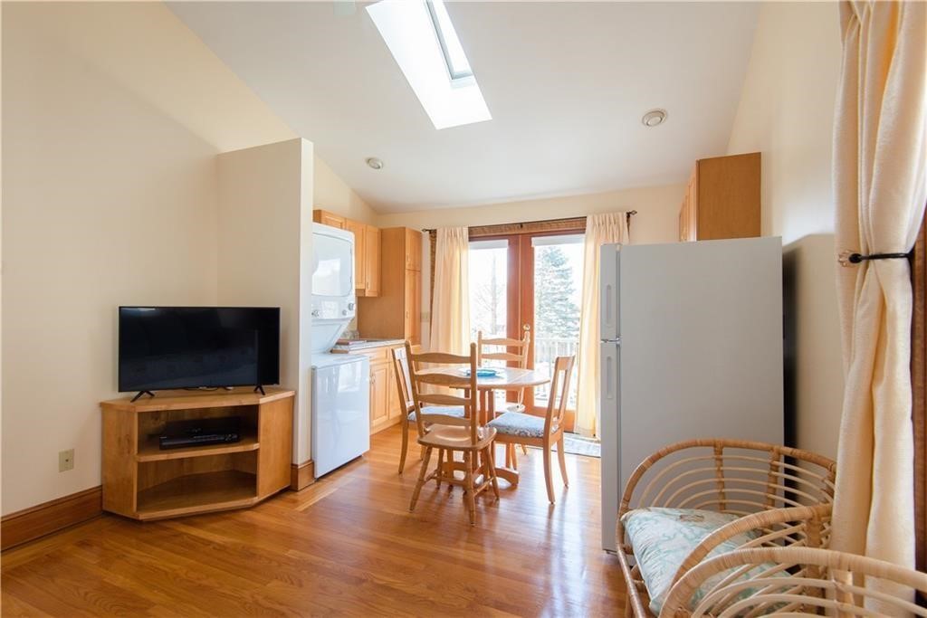 281 Wolcott Avenue Middletown, RI 02842 - Photo 3 of 16