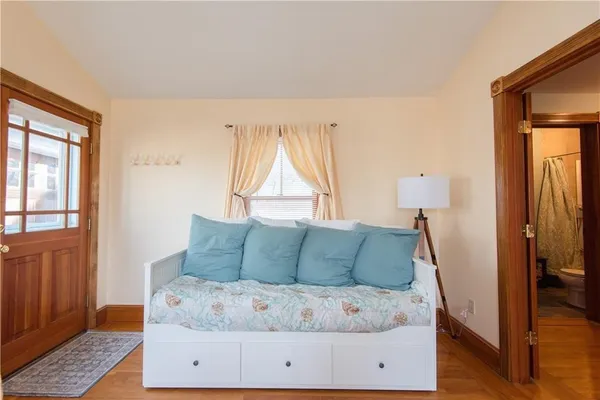$2,000 | 281 Wolcott Avenue, Middletown, RI 02842