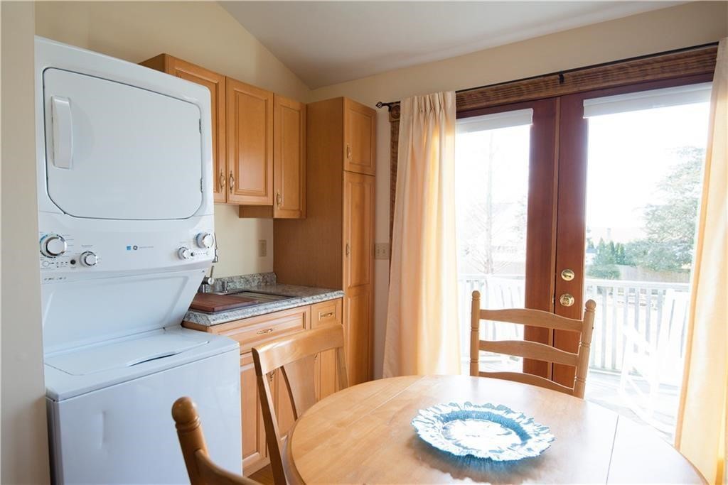 281 Wolcott Avenue Middletown, RI 02842 - Photo 6 of 16