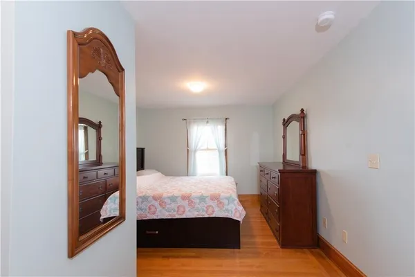 $2,000 | 281 Wolcott Avenue, Middletown, RI 02842