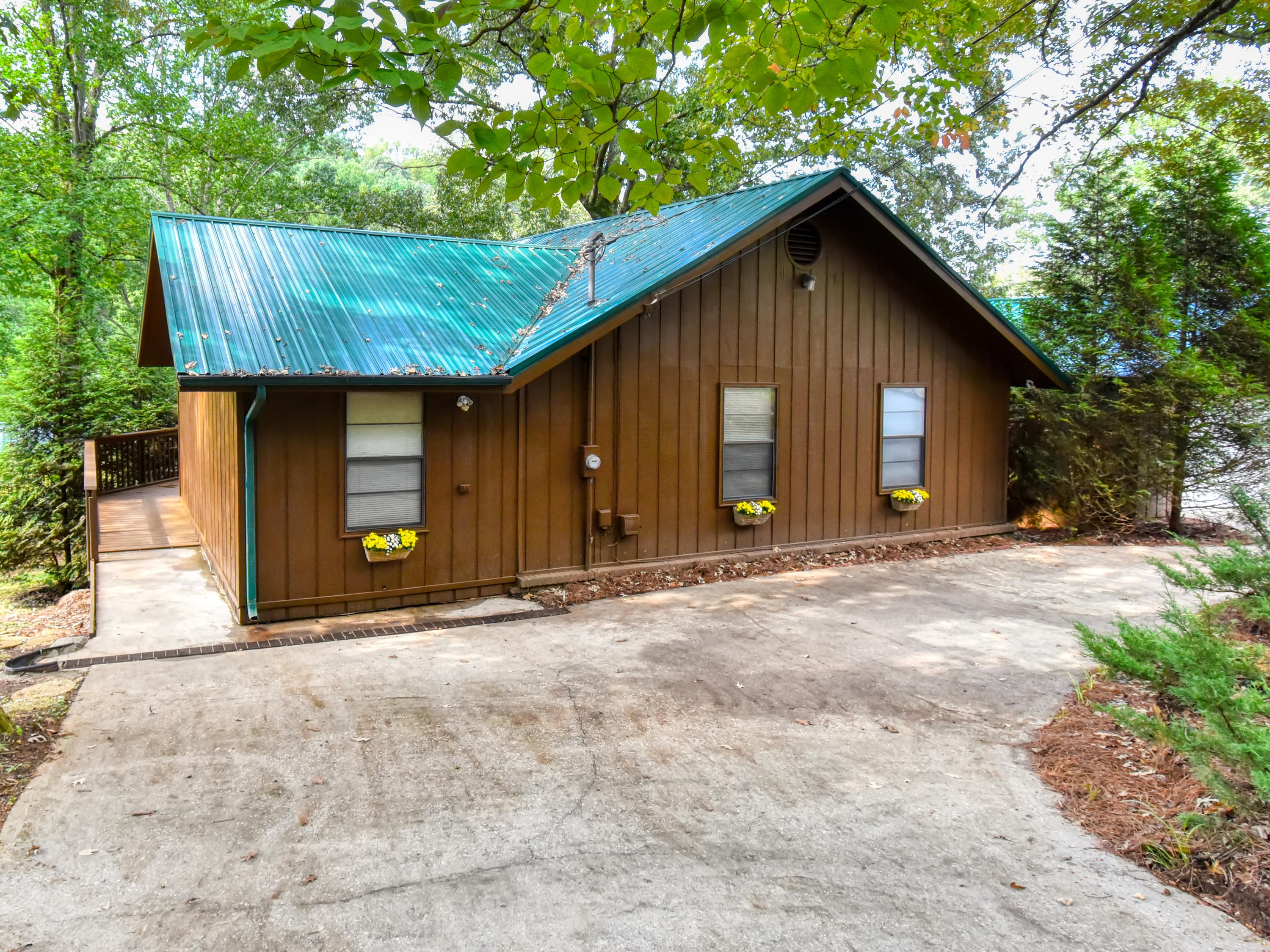 3238 Devault Road Louisville, TN 37777 - Photo 3 of 30 3238 Devault