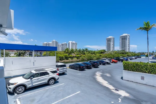 $2,800 | 3675 North Country Club Drive, Unit 2404, Aventura, FL 33180