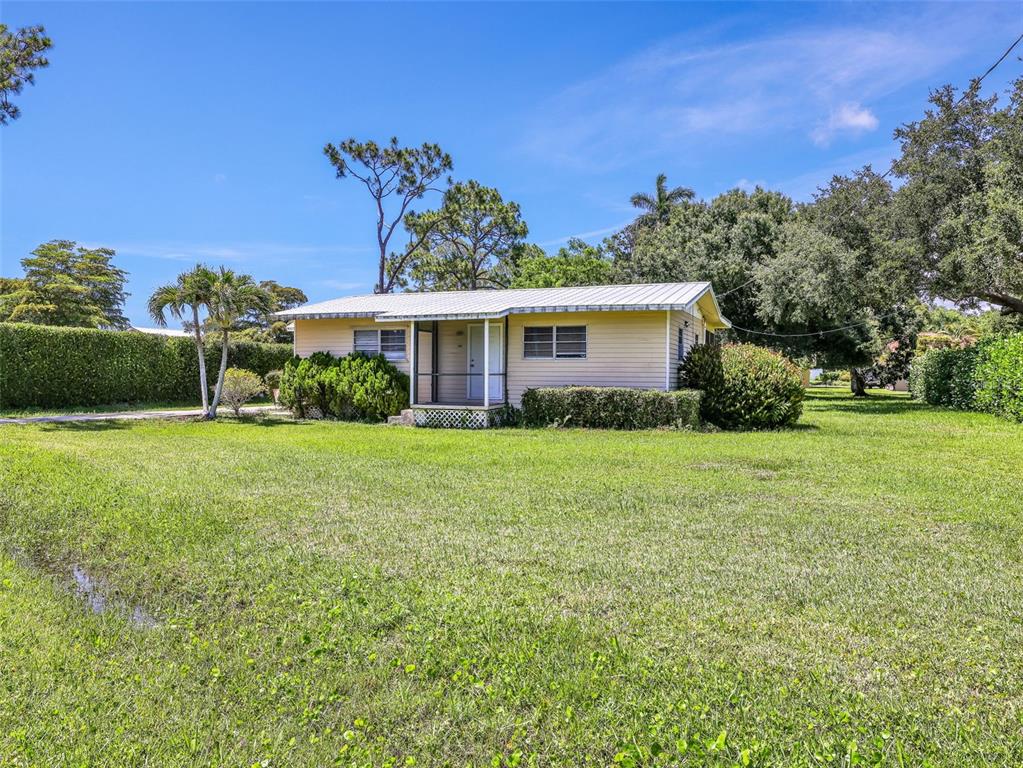 5211 Maple Lane Naples, FL 34113 - Photo 4 of 35 Gallery Image 4