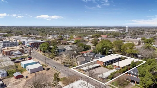 $1,150 | 401 East Main Street, Unit 8, Brenham, TX 77833