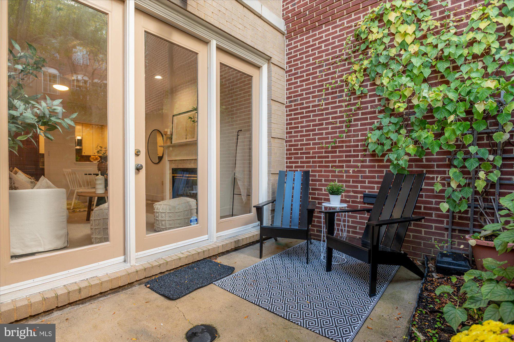 1913 Kalorama Place Northwest, Unit 13 Washington, DC 20009 - Photo 18 of 33 a view of a balcony with chairs