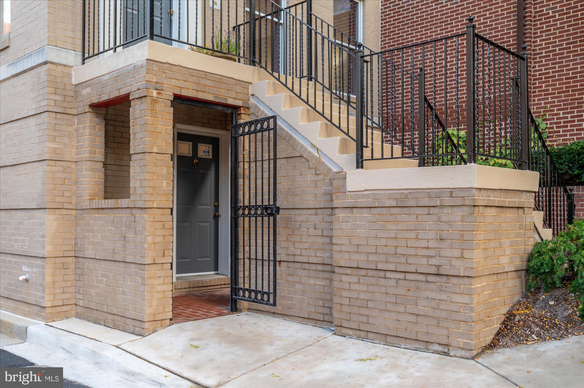 1913 Kalorama Place Northwest, Unit 13 Washington, DC 20009 - Photo 4 of 33 a view of wooden house with a small white building