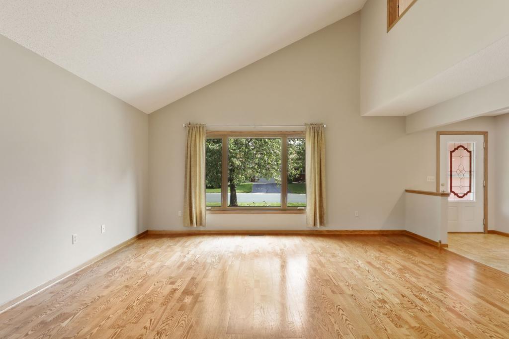 731 North Hay Lake Road Eagan, MN 55123 - Photo 9 of 54 Gallery Image 9